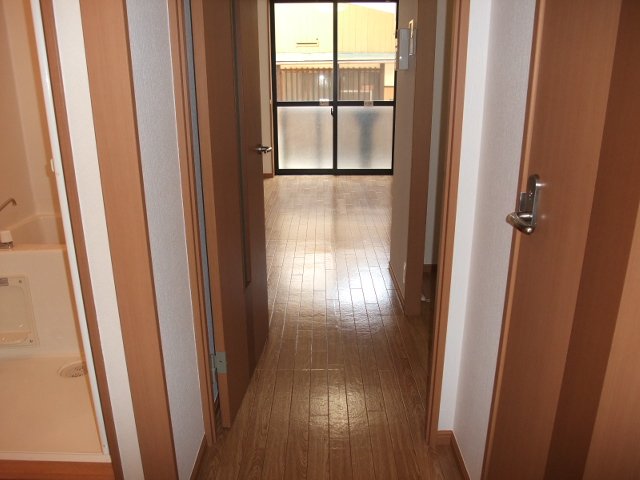 ゆうゆうハイム103号室 廊下