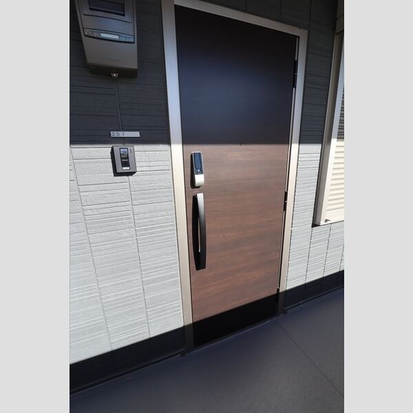 セレスティア白鳥207号室 玄関