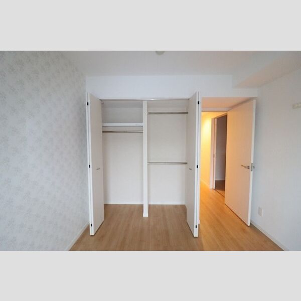 セレス稔台605号室 洋室　クローゼット