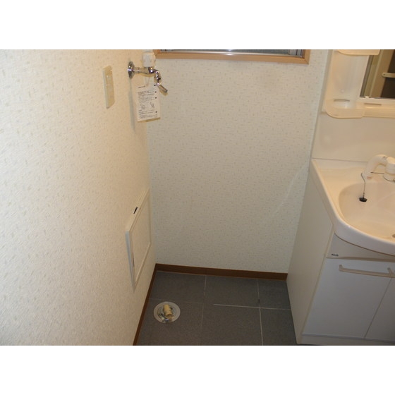 ラトゥール　レジュモー402号室 洗濯機スペース