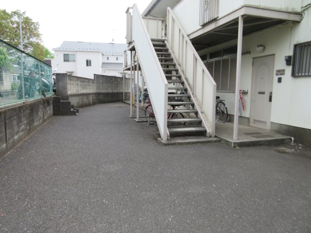 コーポ三晃Ｂ0103号室 敷地入口　※実際の使用状況とは異なります(現況優先)