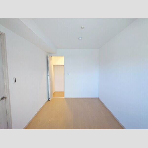 グランヴェールにしすな204号室 洋室6帖(別角度)