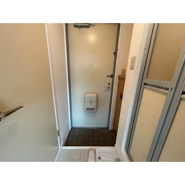 エスポワールトミタ203号室 玄関