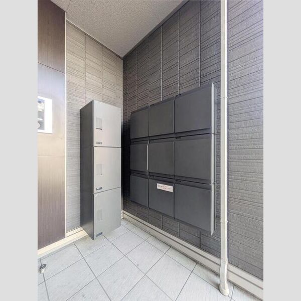 RENOM103号室 宅配ボックス