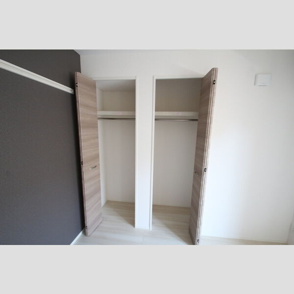 アヴァンス東日暮里 洋室収納