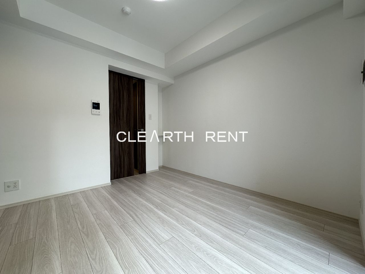 コンシェリア横濱山手 ＴＨＥ ＲＥＳＩＤＥＮＣＥ1階 スッキリとしたフローリング居室/プロジェクター照明設置
