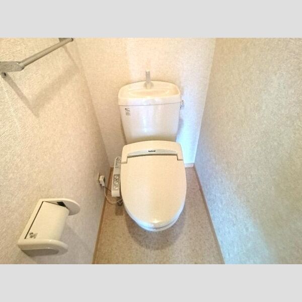 トマトハイツ　一/二/三番館1-202号室 温水洗浄暖房便座トイレ