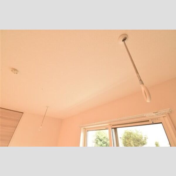 メゾンレポルディ101号室 室内物干し