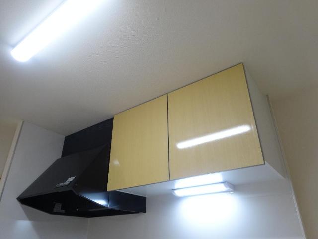 パーチェ・ＧＡＲＤＥＮ　Ⅱ キッチン換気扇・吊戸棚