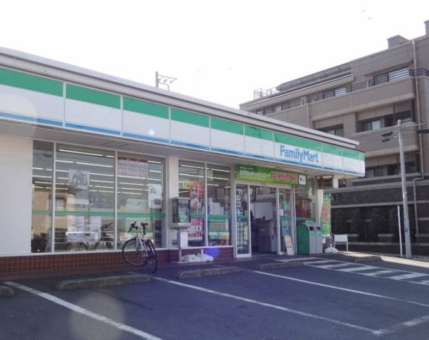 鶴新ハイツ ファミリーマート 三ツ池公園口店