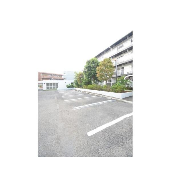 テレパレス中村南　1号棟・2号棟103号室 駐車場