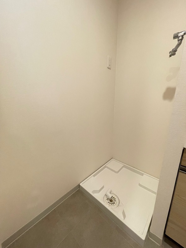 ライトテラス上野8階 洗濯機置場