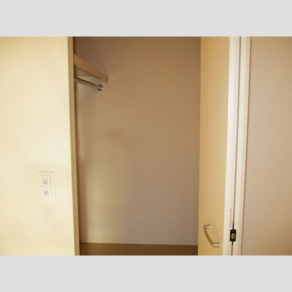 アーバンペアⅤ Ⅴ105(ウォークインクローゼット)