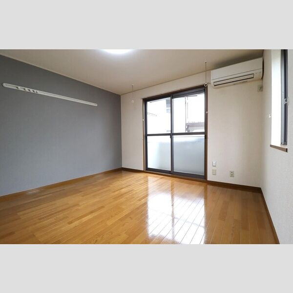 エターナル・ヒル105号室 洋室