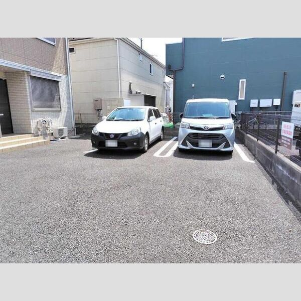 ライラック102号室 駐車場