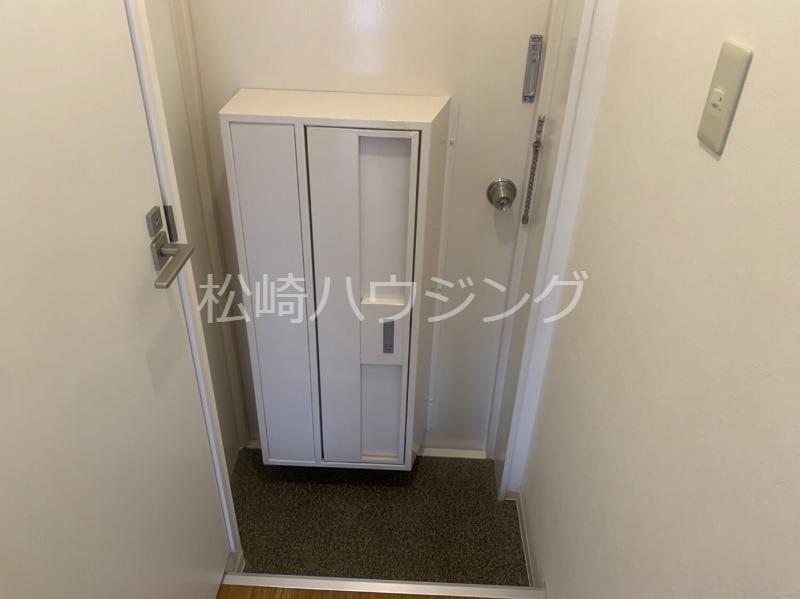 メゾン・ド・ロアイヤル 玄関