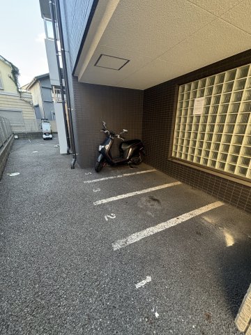 コーシンⅤ0302号室 駐車場