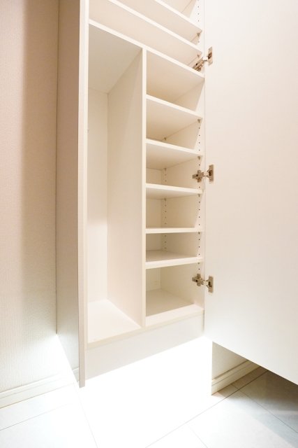 ＲＥＶ　ＲＥＦＡＹＳ－ＭＡＮＡ 靴入