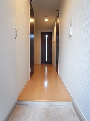 リブリ・オルタンシアⅢ 玄関