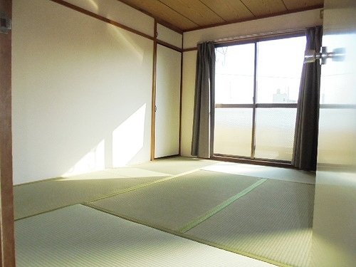 北町コーポ３号棟2階 和室