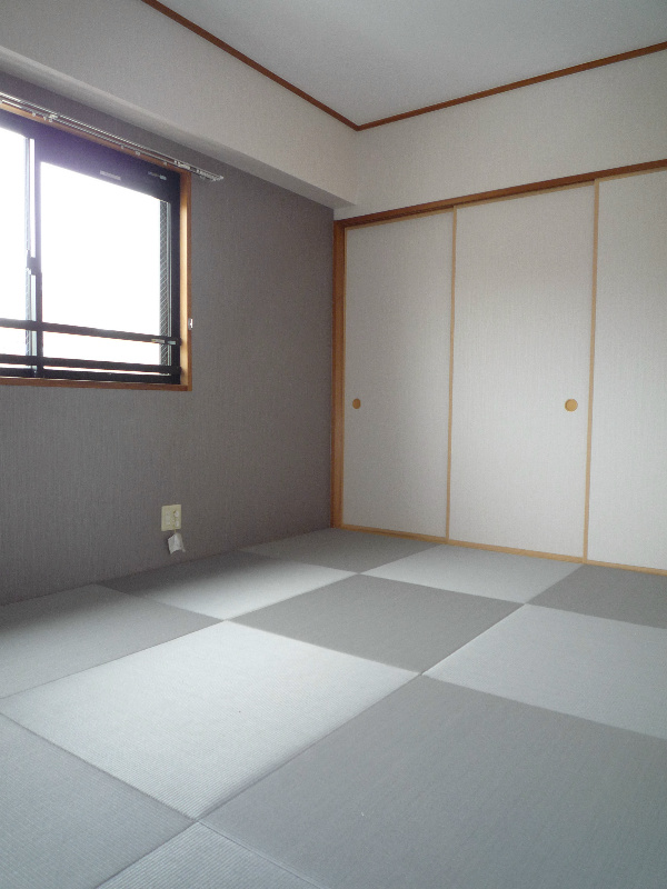 ネオグランデ大倉山 リノベ畳ではないお部屋になります