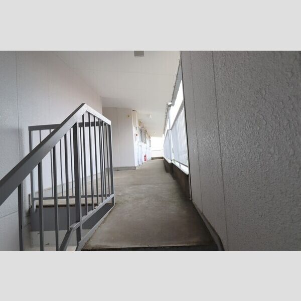 メゾン湘南 3階共用廊下