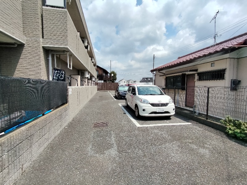 グランツ久米川1階 駐車場