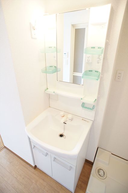 マリンパレス登戸0305号室 洗面化粧台