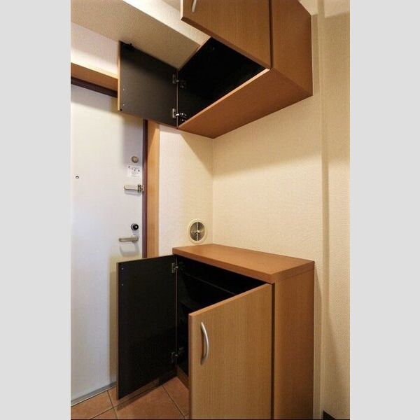 カネキン第二ビル シューズボックス