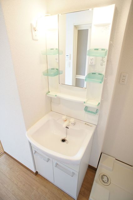 マリンパレス登戸0805号室 洗面台