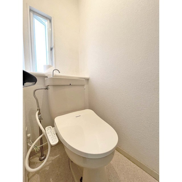 岡田邸B107号室 温水洗浄便座