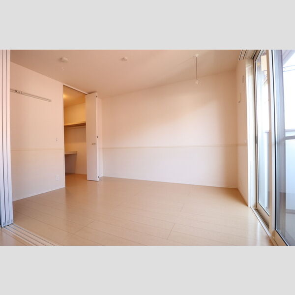 レ・セーナ202号室 洋室