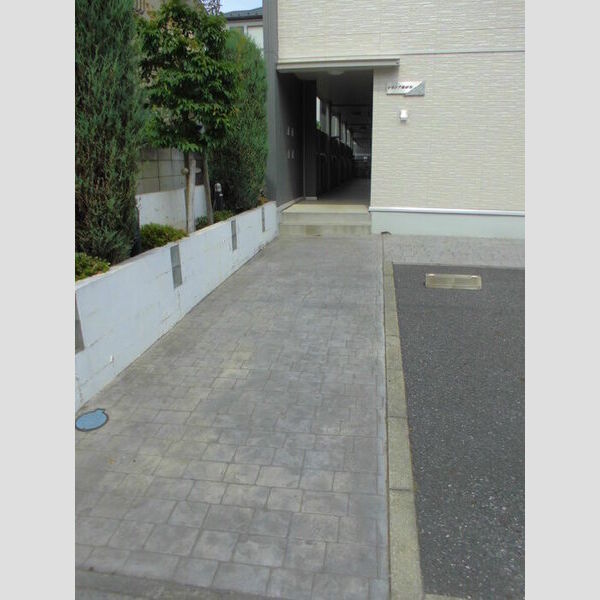 レセンテ南越谷 エントランス