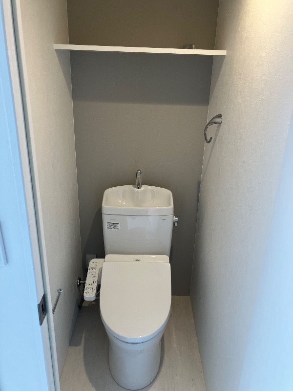 LEGALAND三軒茶屋South4階 トイレ