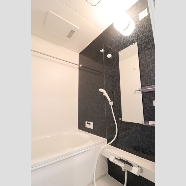 D-comodo深大寺北町102号室 浴室