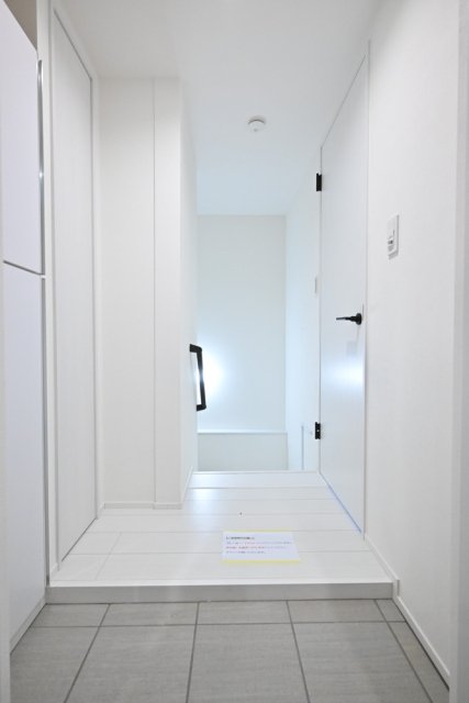Ｔｈｅ　Ｒｅｓｉｄｅｎｃｅ　Ｎｉｈｏｎｂａｓｈｉ地下1階 玄関