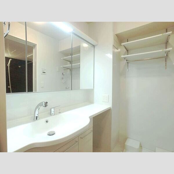 Calore湘南　3階 洗髪洗面化粧台