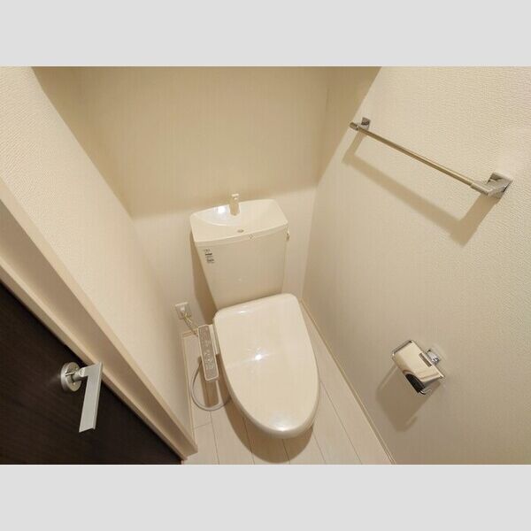 ゼファーコートⅡ301号室 同建物別部屋の参考画像