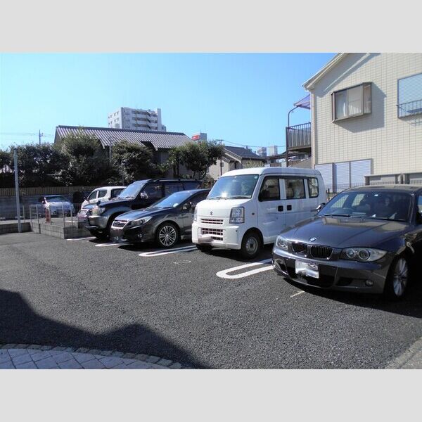 カッセル105号室 駐車場