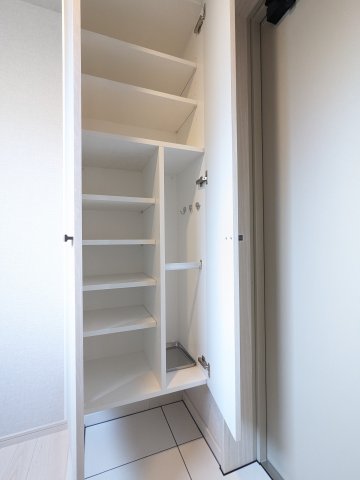 アルティザ自由が丘 収納