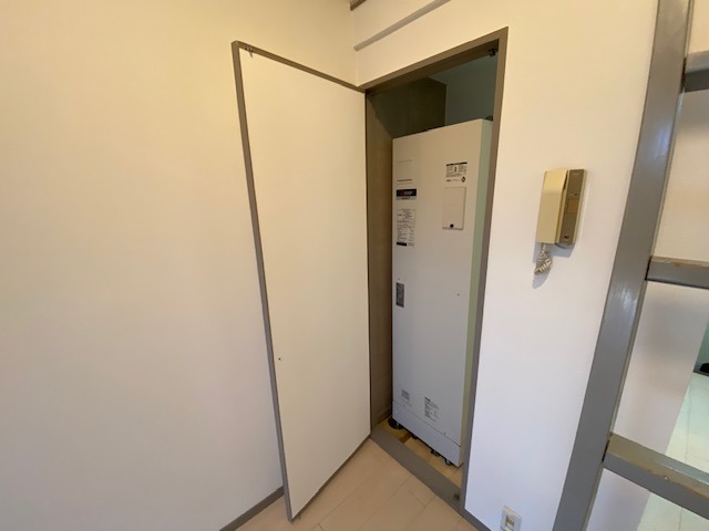 ユーコート鶴ヶ峰(E-195)3階 電気温水器