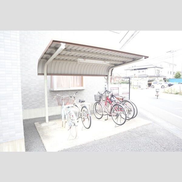 K・Uイールス 駐輪場