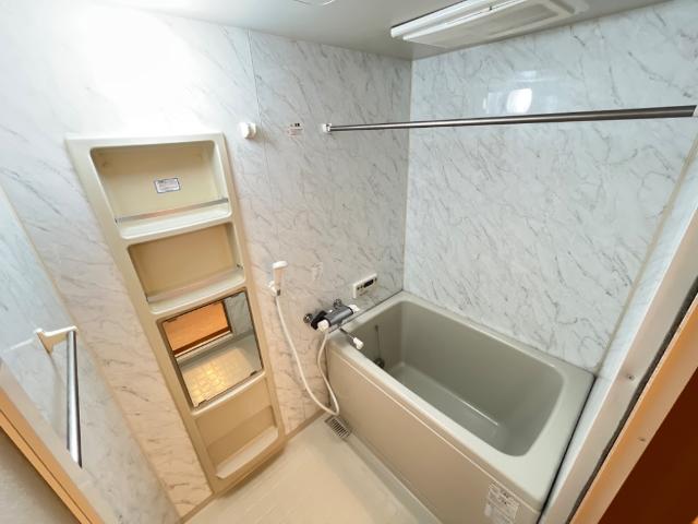 クリフ・リーベル壱番館 バス