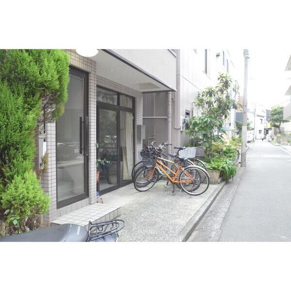 エヌエフ牡丹町301号室 エントランス