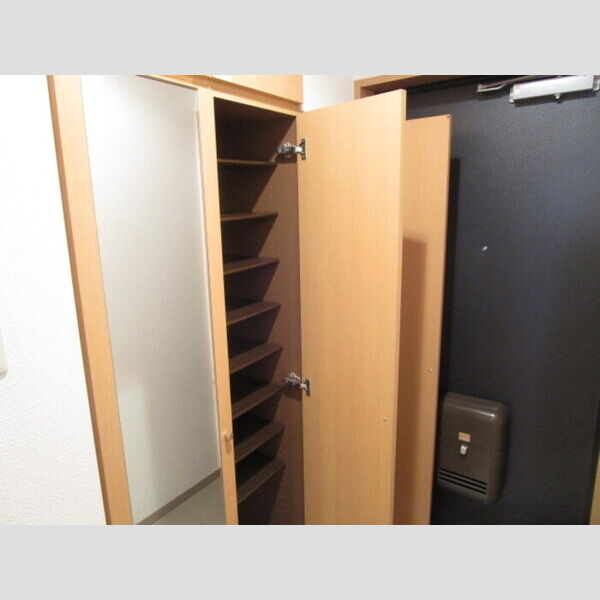 ベルサンモール702号室 トールシューズボックス