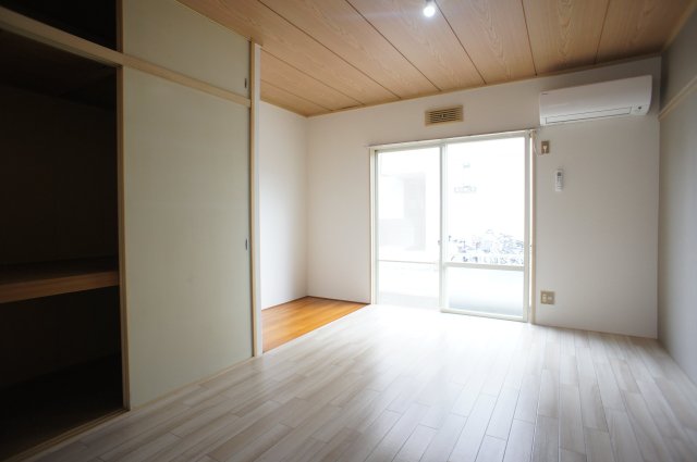 ハイツ近藤0106号室 ゆったり過ごせる居間です