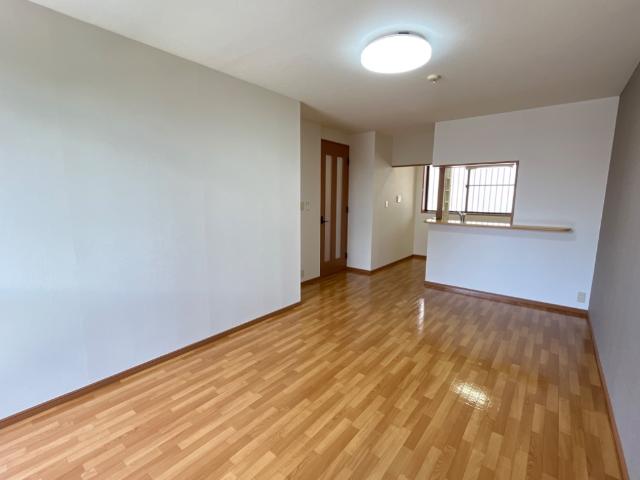 ピアリーハイム102号室 リビング