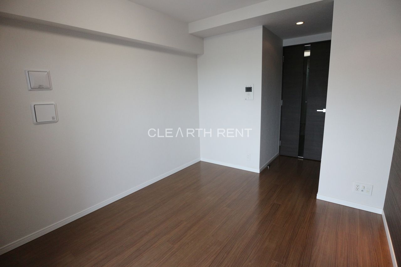 コンシェリア豊洲 ＭＡＳＴＥＲ’Ｓ ＶＩＬＬＡ シックで落ち着いたカラーのフローリングで掃除も手軽