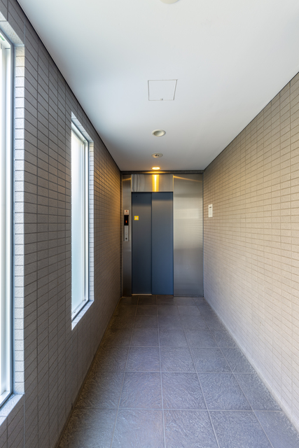 プリモ・レガーロ西大島0705号室 エレベーターホール