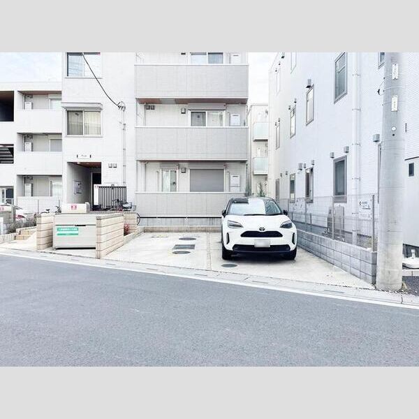 ange101号室 駐車場